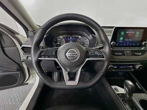 Used 2020 Nissan Altima 2.5 Platinum image 11