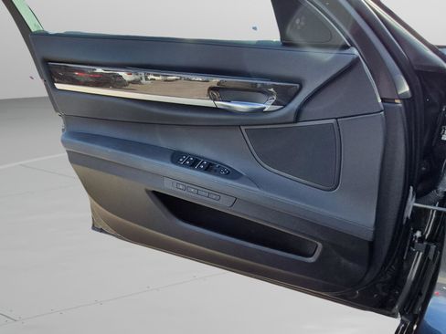Used 2011 BMW 740i RWD image 23