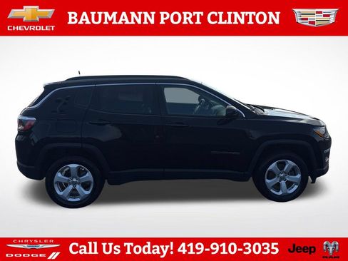Used 2018 Jeep Compass Latitude w/ Cold Weather Group AWD/4WD image 8