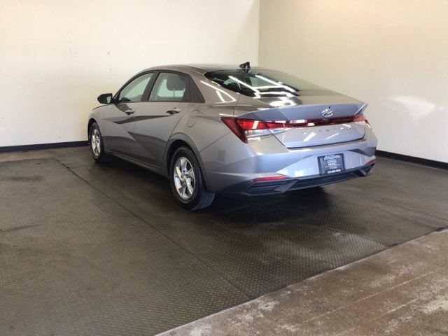 Used 2023 Hyundai Elantra SE FWD image 4