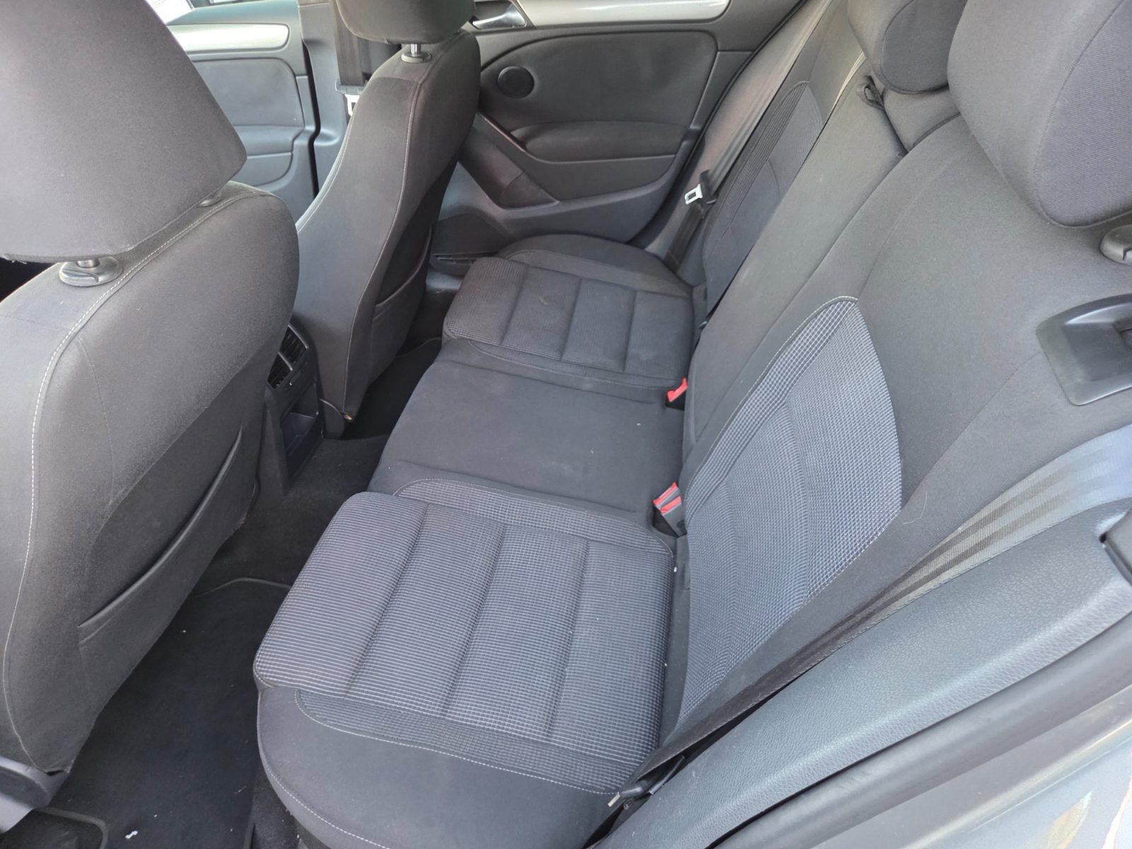 Used 2013 Volkswagen Golf 4-Door FWD image 10