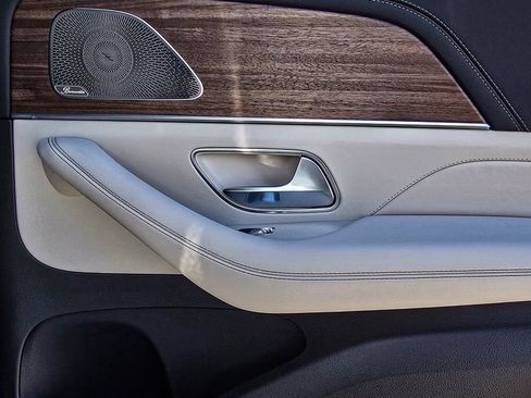 New 2026 Mercedes-Benz GLE 63 AMG S image 36