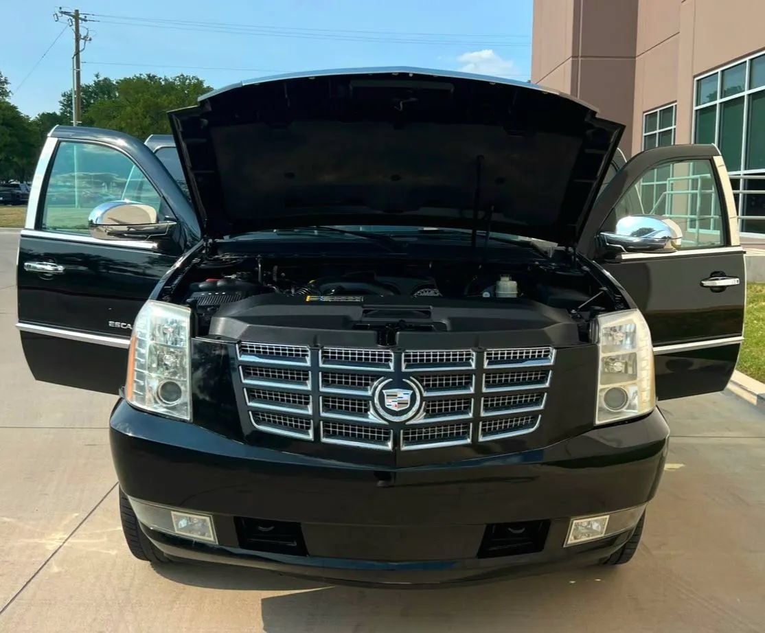 Used 2007 Cadillac Escalade EXT w/ Information Package AWD/4WD image 13