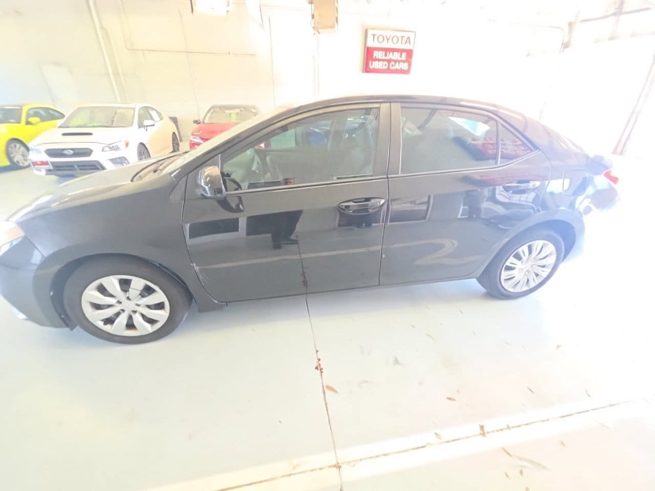 Used 2015 Toyota Corolla LE FWD image 6