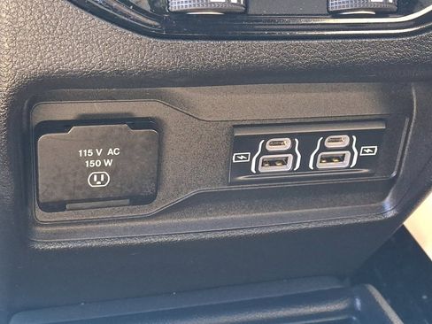 Used 2023 Jeep Grand Cherokee L Limited image 13