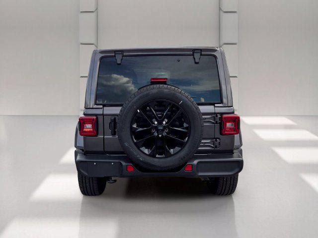 Used 2025 Jeep Wrangler Unlimited Sahara AWD/4WD image 4
