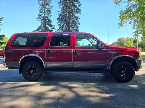 Used 2004 Ford Excursion XLT AWD/4WD image 6