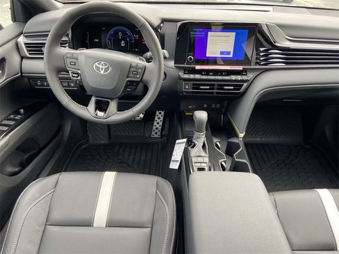 New 2026 Toyota Camry SE image 9