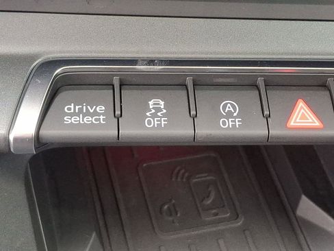 Certified 2025 Audi Q3 2.0T Premium Plus w/ Premium Plus Package image 26