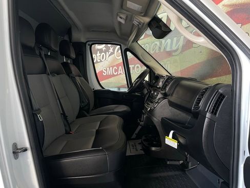 Used 2024 RAM ProMaster 2500 w/ Convenience Group image 10