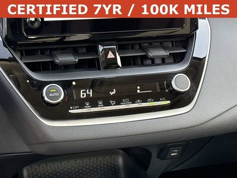 Used 2025 Toyota Corolla LE image 21