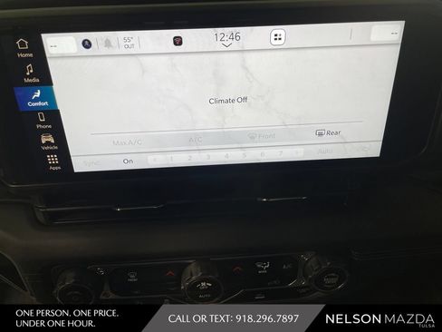 Used 2025 Jeep Gladiator Rubicon AWD/4WD image 25