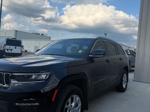 Used 2023 Jeep Grand Cherokee L Limited RWD image 1
