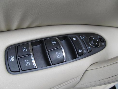 Used 2017 INFINITI QX80 2WD w/ Driver Assistance Package image 25