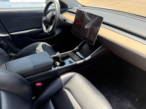 Used 2019 Tesla Model 3 Standard Range Plus RWD image 3