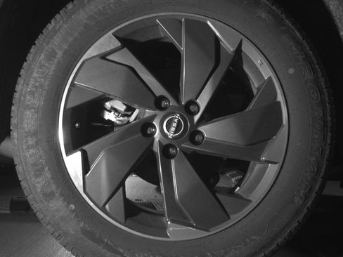 Used 2025 Nissan Rogue SV AWD/4WD image 15