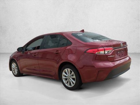 Used 2025 Toyota Corolla LE w/ LE Premium Package FWD image 4