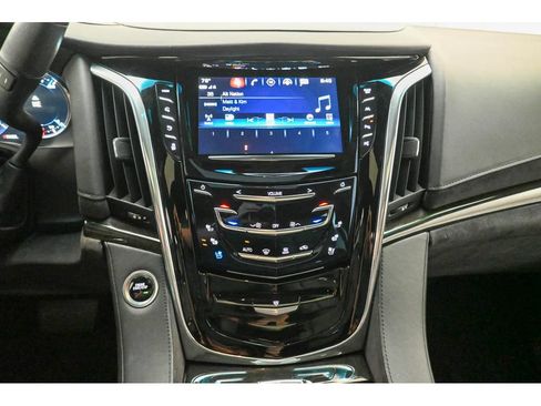 Used 2017 Cadillac Escalade Platinum AWD/4WD image 17