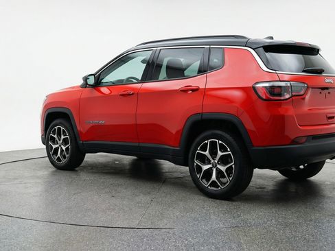 Used 2025 Jeep Compass Limited image 6