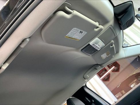 Used 2024 Mitsubishi Outlander SE FWD image 13