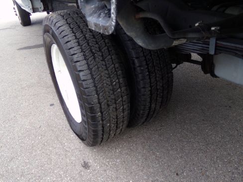 Used 2017 Ford E-450 and Econoline 450 Super Duty w/ Power Windows & Locks Group image 34