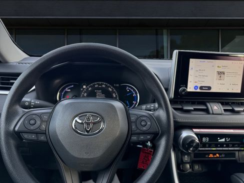 Used 2025 Toyota RAV4 LE image 3