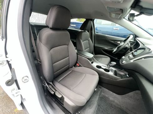Used 2023 Chevrolet Malibu LT FWD image 28