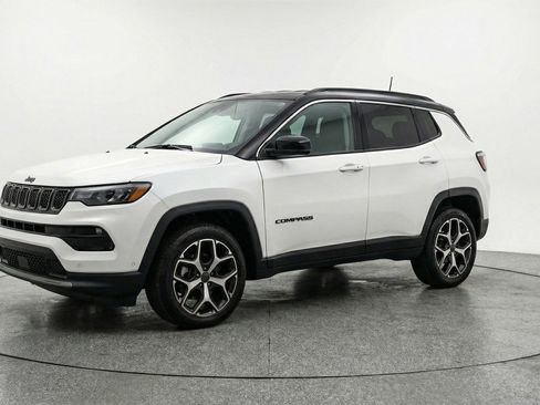 Used 2025 Jeep Compass Limited AWD/4WD image 3
