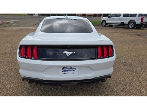 Used 2022 Ford Mustang Coupe w/ Equipment Group 101A RWD image 4