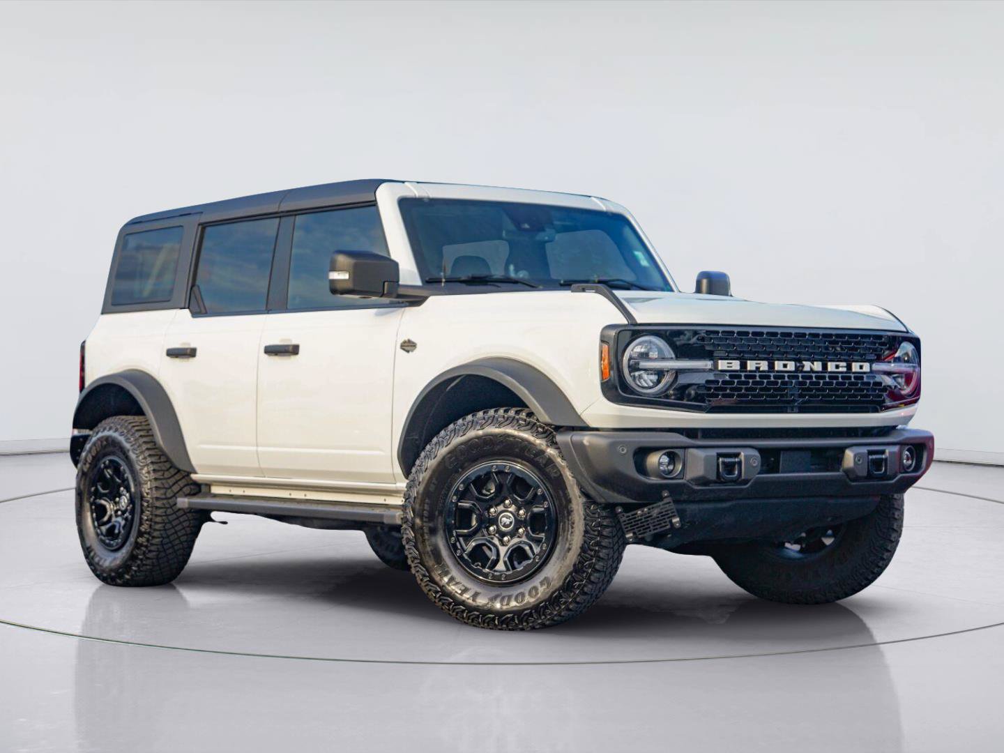 Used 2023 Ford Bronco Wildtrak AWD/4WD image 1