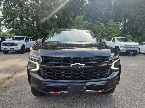 Used 2023 Chevrolet Suburban Z71 w/ Luxury Package AWD/4WD image 8