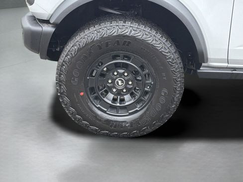 New 2026 Ford Bronco Badlands image 9