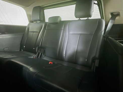 Used 2024 Ford Expedition XLT image 29