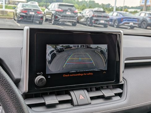 Certified 2025 Toyota RAV4 LE AWD/4WD image 32