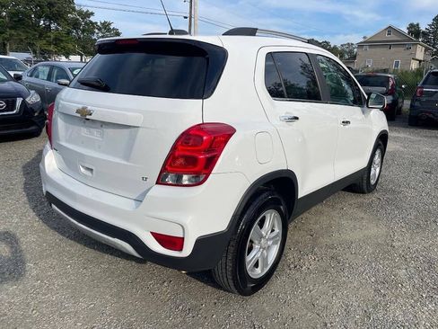 Used 2017 Chevrolet Trax LT w/ LT Convenience Package FWD image 5