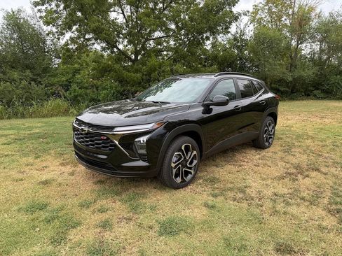New 2026 Chevrolet Trax RS w/ Driver Confidence Package FWD image 1