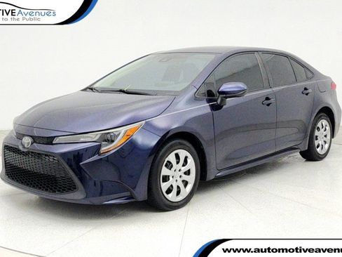 Used 2020 Toyota Corolla LE image 1