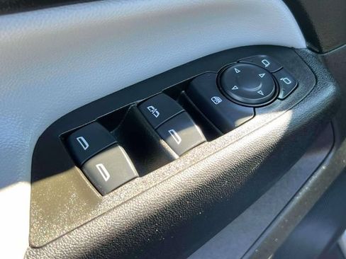 Used 2023 Chevrolet Equinox LS w/ Driver Confidence II Package FWD image 19