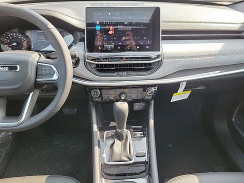 New 2023 Jeep Compass Latitude w/ Sun and Sound Group image 11