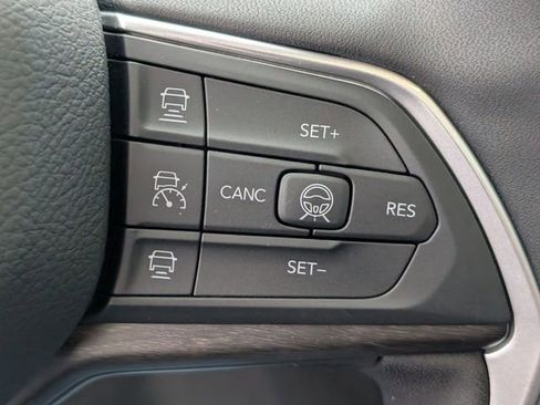 New 2026 Jeep Grand Cherokee Limited AWD/4WD image 17
