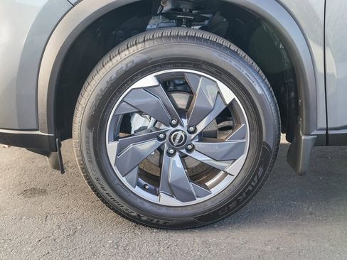 Used 2025 Nissan Rogue SV image 9