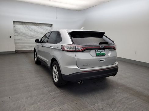 Used 2017 Ford Edge SE FWD image 5
