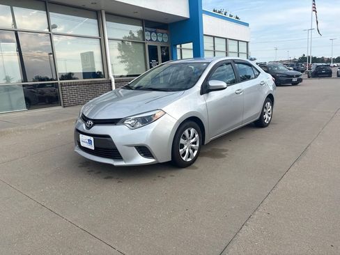 Used 2016 Toyota Corolla LE FWD image 1
