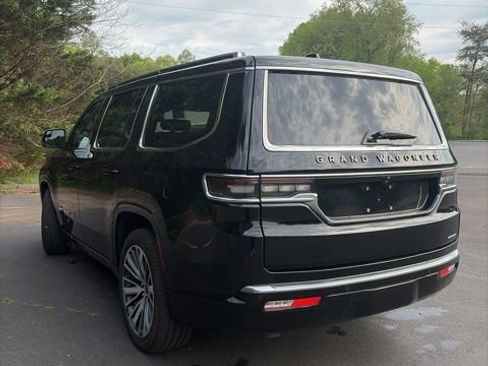 Used 2024 Jeep Grand Wagoneer Series III w/ HD Trailer Tow Package image 10