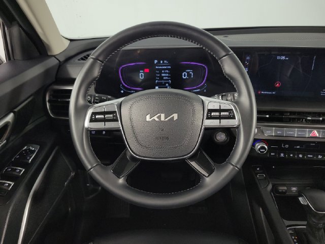 Used 2025 Kia Telluride S FWD image 24