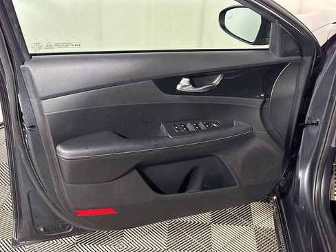 Used 2022 Kia Forte GT-Line w/ GT-Line Technology Package FWD image 11