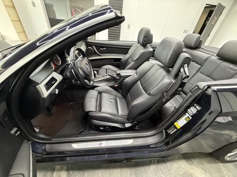 Used 2012 BMW M3 Convertible RWD image 9
