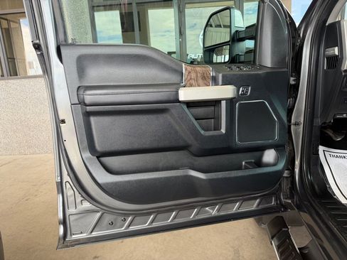 Used 2017 Ford F250 Lariat w/ Lariat Ultimate Package AWD/4WD image 20
