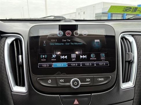 Used 2016 Chevrolet Malibu LT image 25