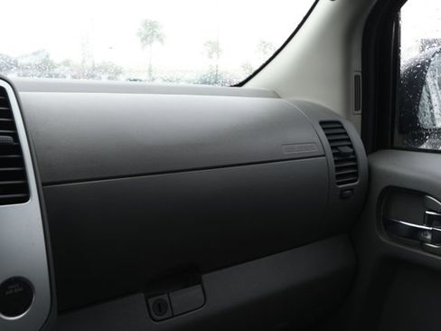 Used 2020 Nissan Frontier S image 22